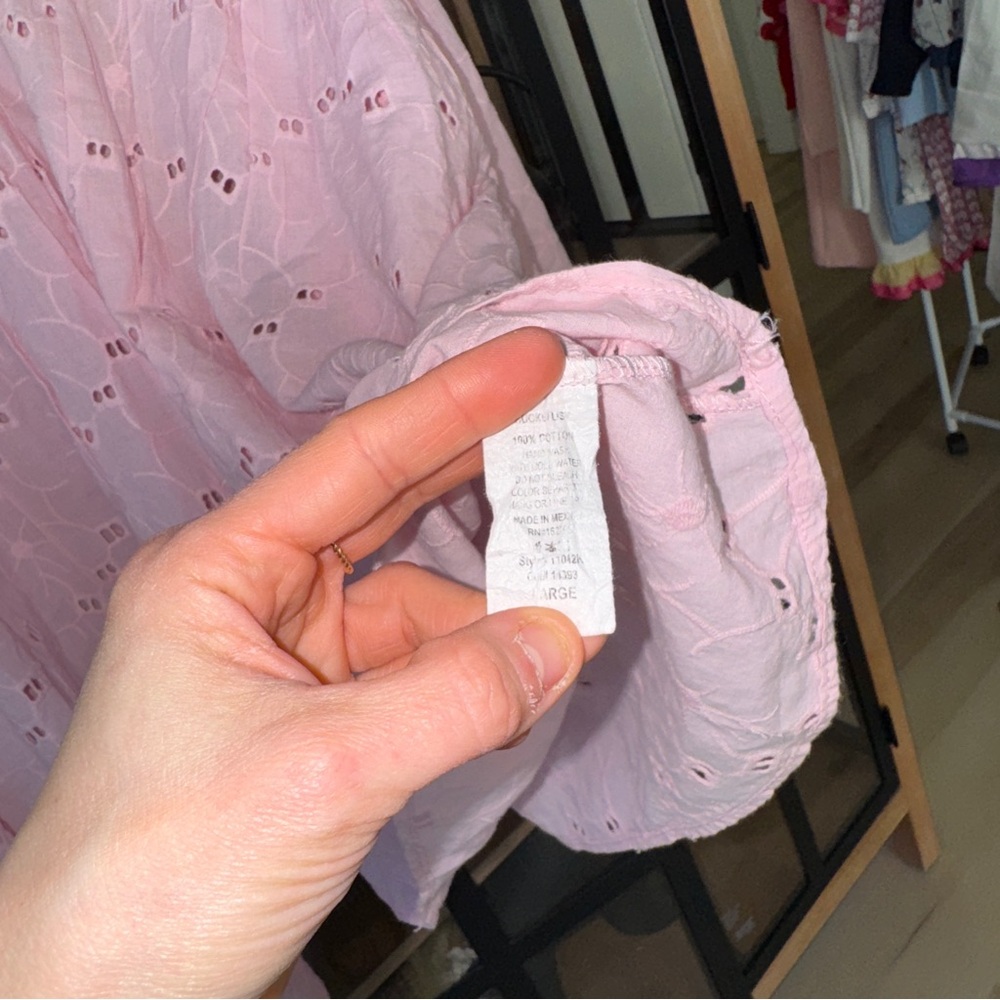 BUCKETLIST Eyelet blouse long sleeve balloon top bubblegum pink embroidered - Picture 9 of 9